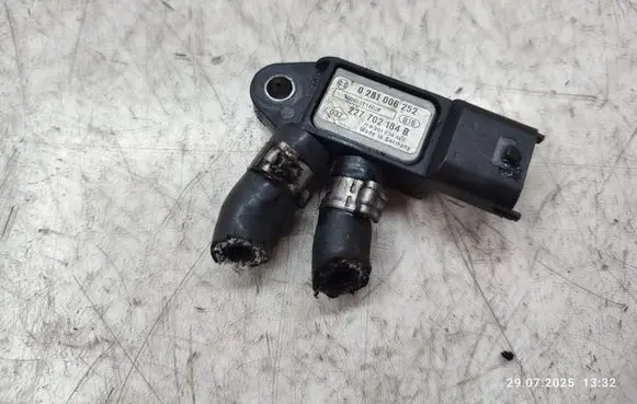 Nissan Qashqai+2 Exhaust gas pressure sensor 227702184R