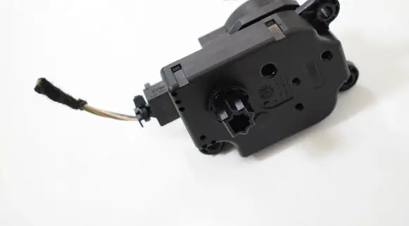 Opel Mokka Air flap motor/actuator AV6N19E616AA