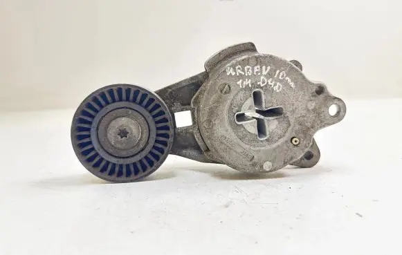 Toyota Urban Cruiser (XP110) Generator/alternator belt tensioner