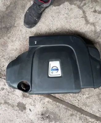 Engine cover (trim)