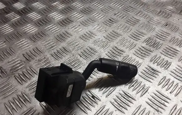 Land Rover Discovery 3 - LR3 Wiper control stalk XPE500070PYJ