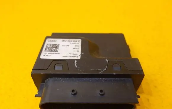 Audi A8 S8 D5 Fuel injection pump control unit/module 4M0906093M