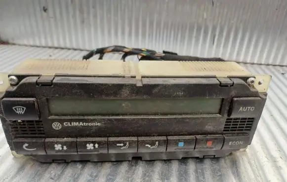 Volkswagen Golf IV Climate control unit 3B1907044B 5HB00761710