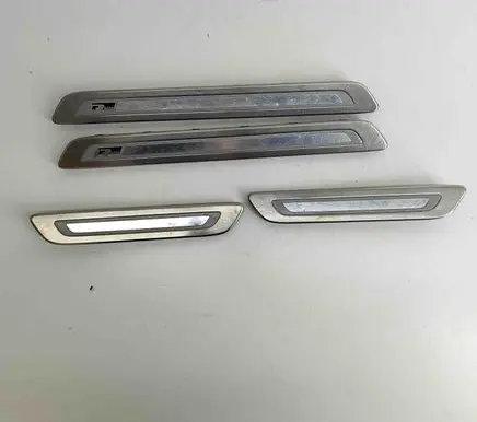 Volkswagen Touareg II sill trim set (inner) 7P6853174J 7P6853468J