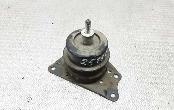 Skoda Fabia Mk2 (5J) Engine mount bracket 6Q0199262BF