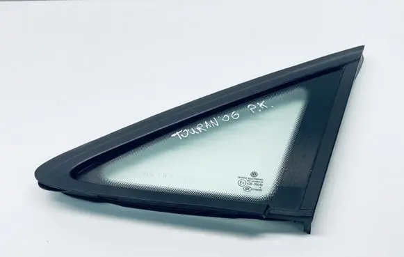 Volkswagen Touran I Front triangle window/glass 1T0845411