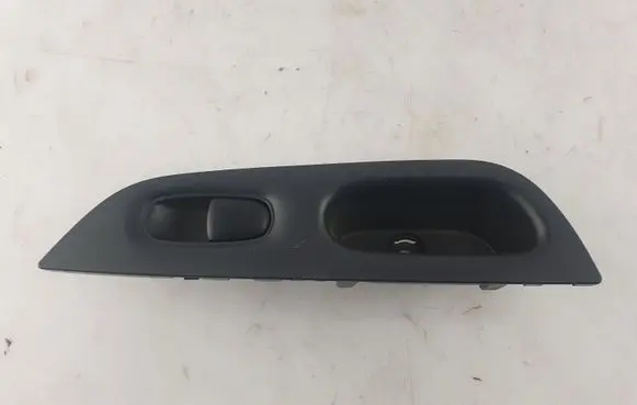 Nissan X-Trail T32 Electric window control switch 829614CE0A