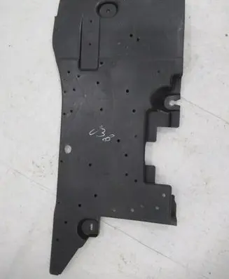 Peugeot 5008 II Engine splash shield/under tray 9820153180