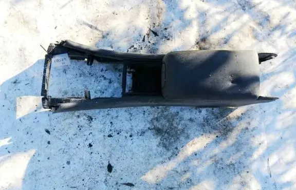 Mercedes-Benz C W203 Armrest E037611051