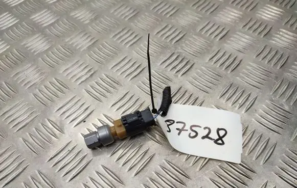 Opel Corsa F Air conditioning (A/C) pressure sensor 9833078680