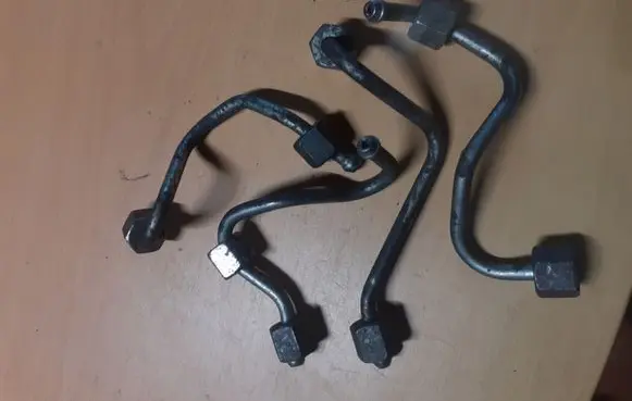 Mazda 2 Fuel line pipe
