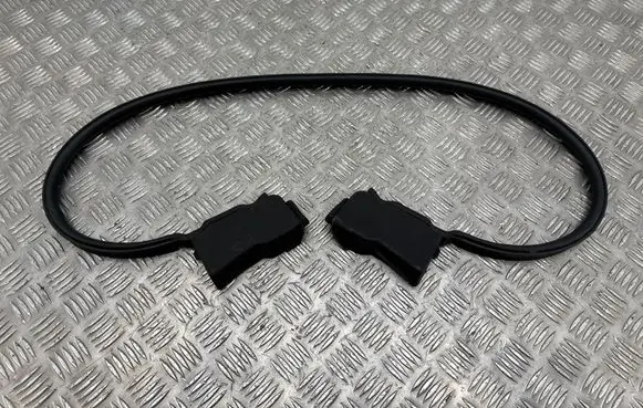 Mazda MX-30 Rubber seal front coupe door window DNK4203
