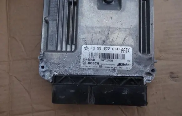 Opel Astra J Engine control unit/module ECU 55577674
