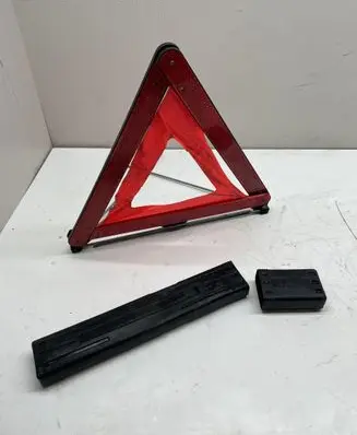 Ford Mondeo Mk III Emergency warning sign 1109756 27R030001