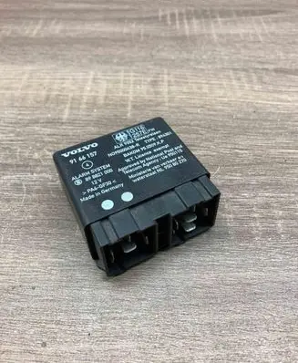 Volvo 850 Alarm relay 9166157 210211