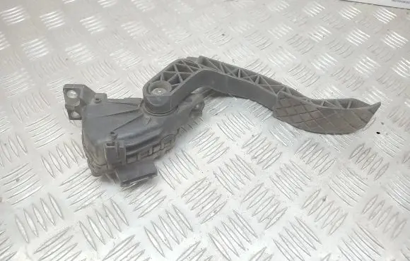 Volkswagen PASSAT B5.5 Accelerator throttle pedal 8D1721523F