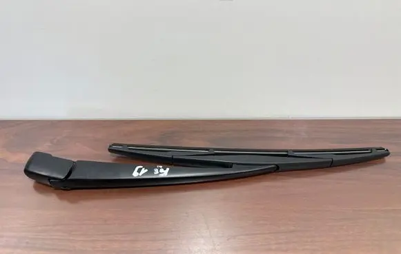 Subaru Forester SK Rear wiper blade arm