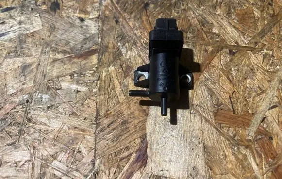 Nissan Navara D23 Turbo solenoid valve 8200762162