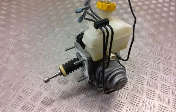 Alfa Romeo Stelvio Master brake cylinder 28554057193 10062932491 10096428613