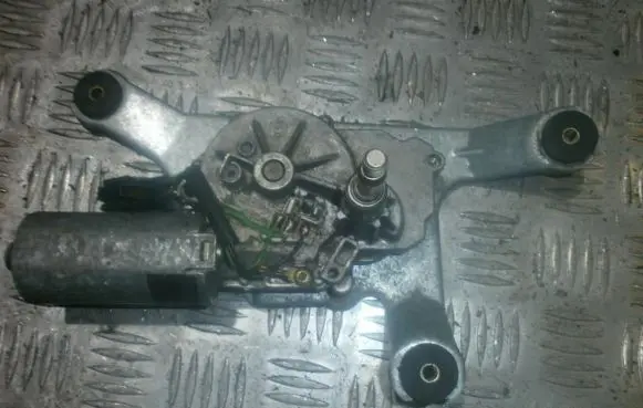 Mitsubishi Carisma Rear window wiper motor 0390201528