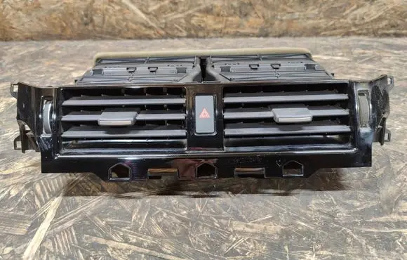 Land Rover Discovery 5 Dash center air vent grill HY3211K656AA 09846002