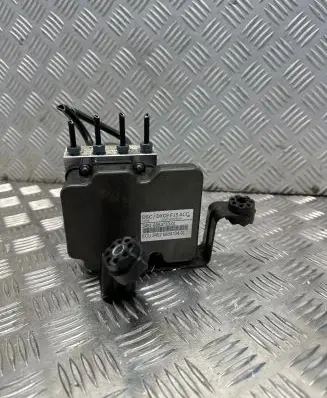 BMW X5 F15 ABS Pump 6884734 6884733
