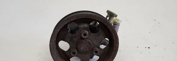 Volkswagen PASSAT B5 Power steering pump 8D0145156L