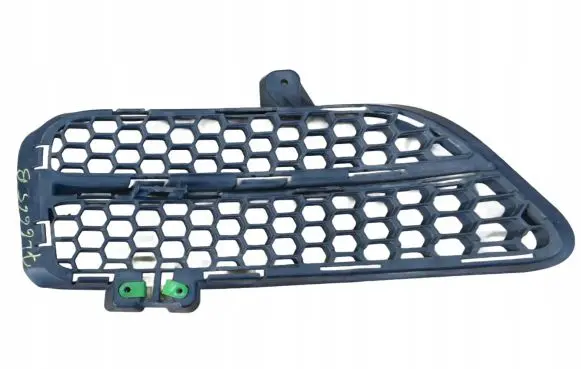 Volkswagen Touareg I Front bumper lower grill 7L6853665B