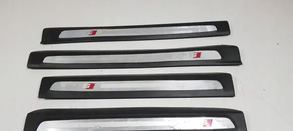 Audi Q7 4L Front sill (body part) 4L0853374