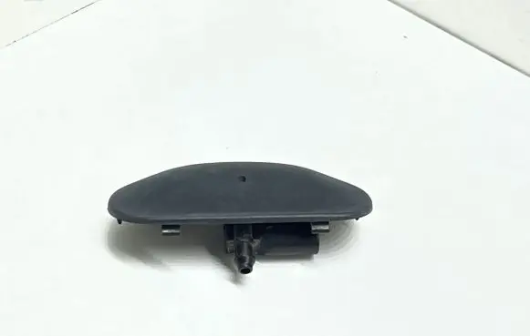 Windshield washer spray nozzle