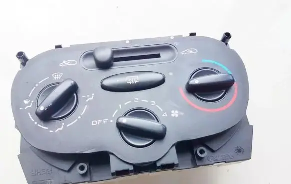 Peugeot 206 Climate control unit 1068901 10689-01