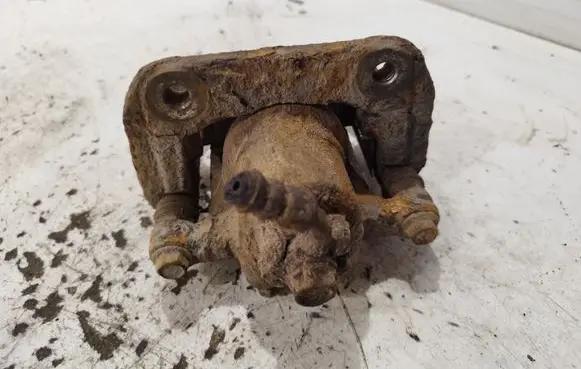 Honda CR-V Rear brake caliper