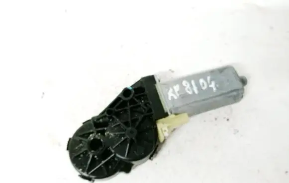 Volkswagen PASSAT B6 Seat adjustment motor 0390203224