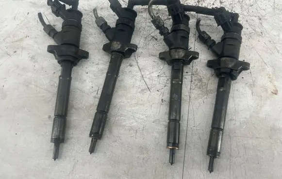 Ford Mondeo MK IV Fuel injectors set 0445110311