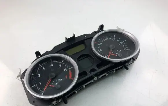 Renault Megane III Speedometer (instrument cluster) 8200408790