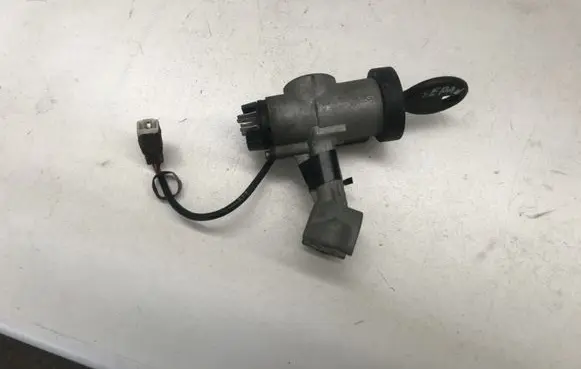 Nissan Primera Ignition lock