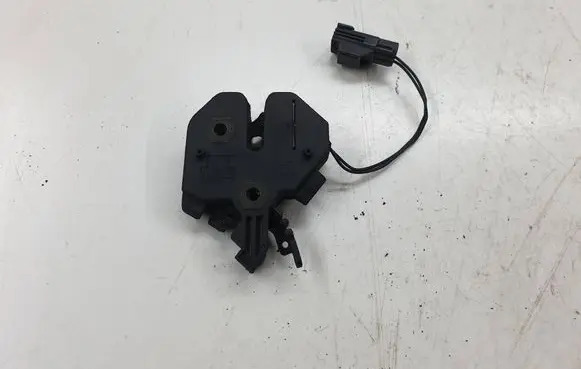 Volvo XC70 Engine bonnet/hood lock/catch 9483764 7890 9483765