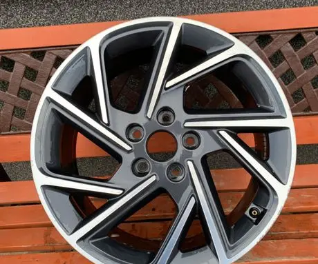 Hyundai i30 R18 alloy rim 