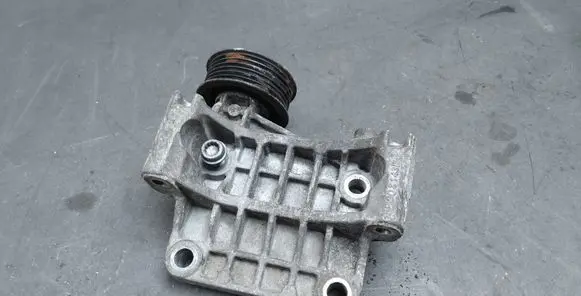 Audi A6 S6 C5 4B Engine mounting bracket 059903143K