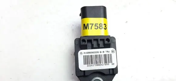 Mercedes-Benz B W245 Airbag deployment crash/impact sensor A1698202226 M7583