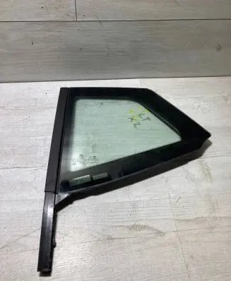 BMW X2 F39 Rear door window glass 7420533