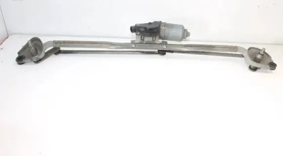 Chrysler 300 - 300C Front wiper linkage and motor 04805716