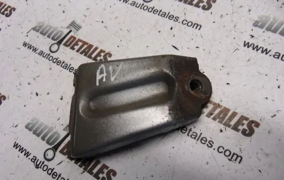 Toyota Avensis T220 Front bumper mounting bracket