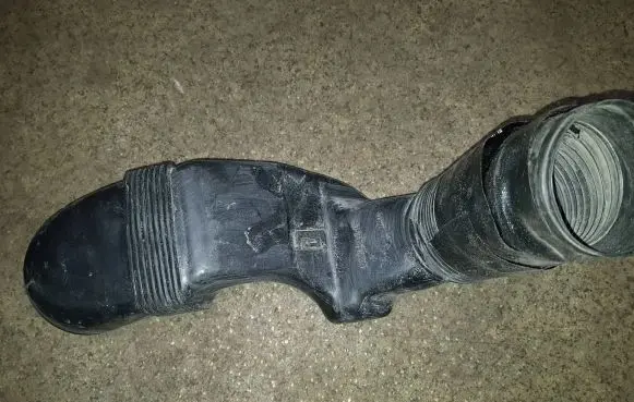 BMW 5 E34 Air intake duct part 1718909