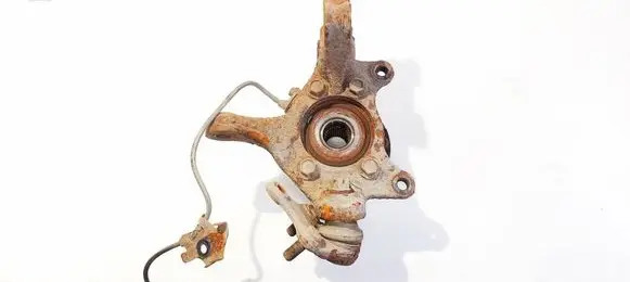 Toyota Auris 150 Front wheel hub 