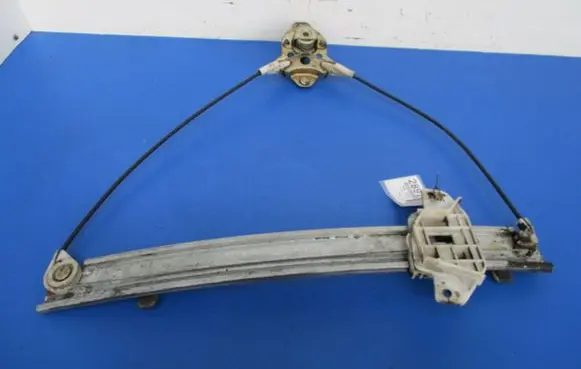 Hyundai Accent Front door window regulator with motor
