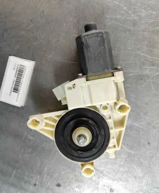 Mercedes-Benz S W222 Front door window regulator motor A1669060201