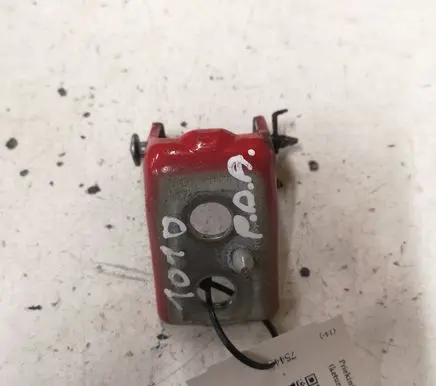 Citroen C4 Cactus Front door lower hinge 