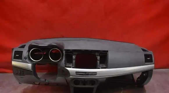 Mitsubishi Lancer VIII Dashboard