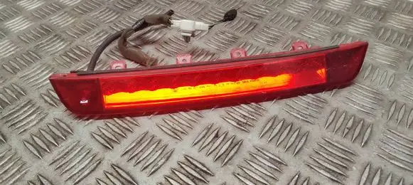 Hyundai Santa Fe Third/center stoplight 927002W000